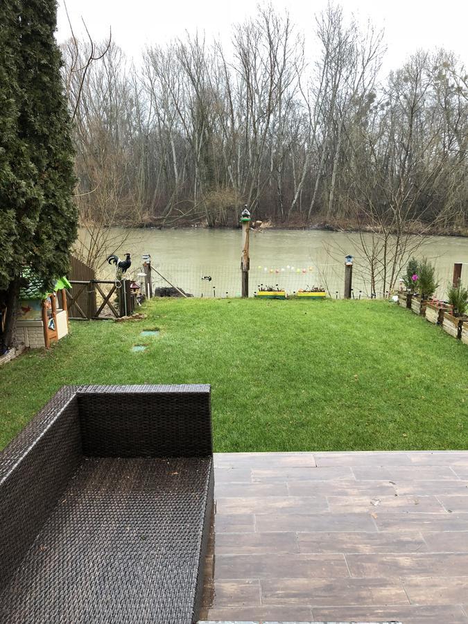 Vml Premium Apartman Mosonmagyaróvár Extérieur photo